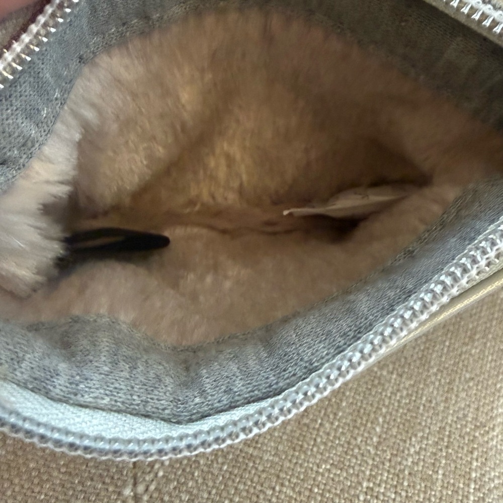 Fuzzy Nation Chihuahua Wristlet Pouch - Picture 4 of 4